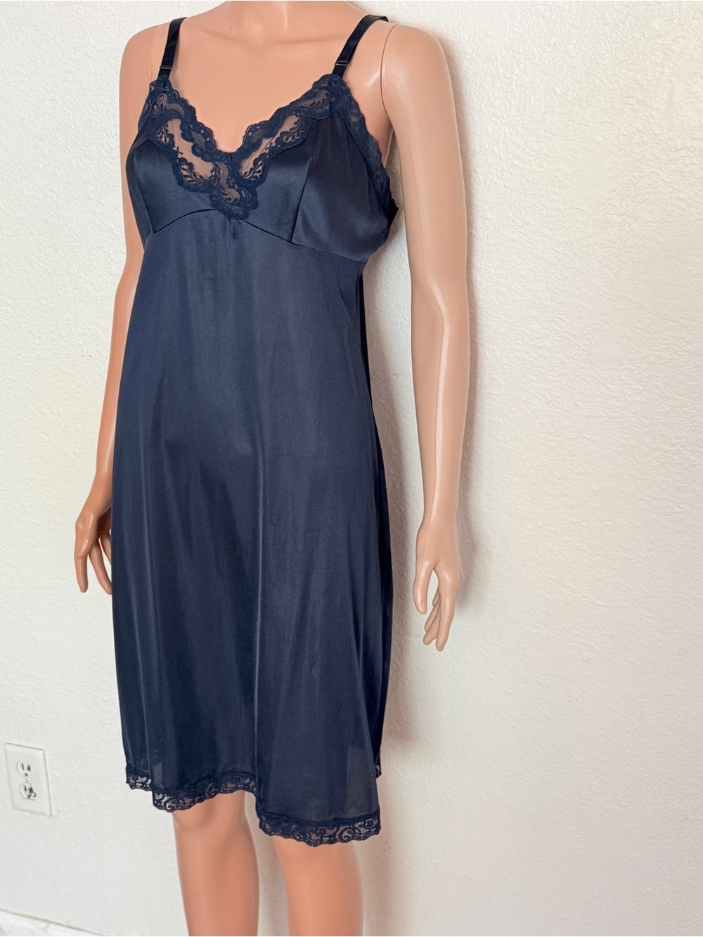 Vtg Lorraine Navy Blue Nylon Full Slip Sz 38